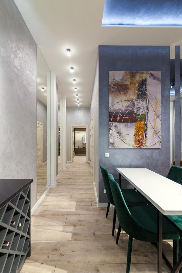 Апартамент З Дизайнерським Ремонтом Leópolis Exterior foto